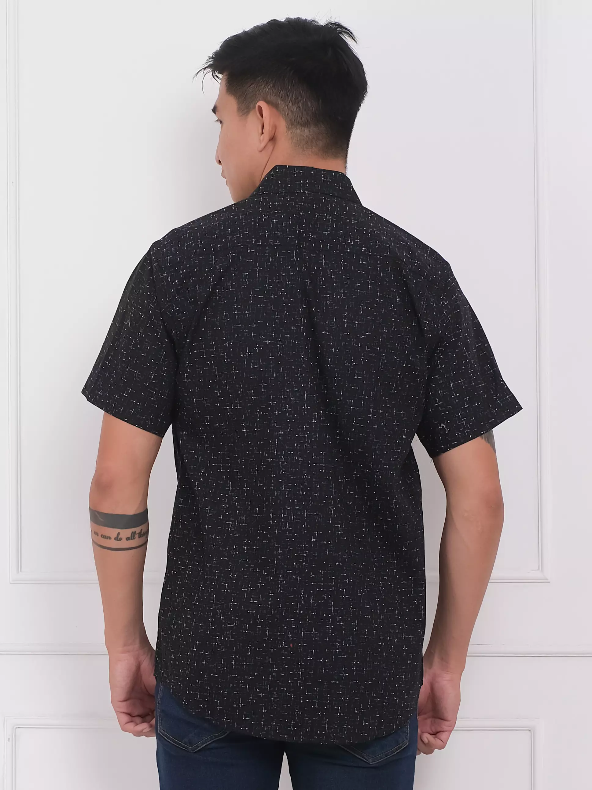 Andre Michel Kemeja Slim Fit Lengan Pendek Hitam Motif 16474