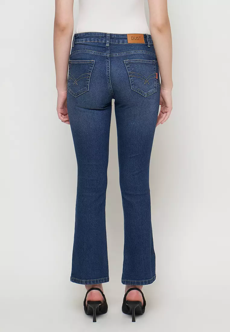DUST Celana Mid Rise Bootcut Jeans Niara Medium Dark Blue (D. 31318)