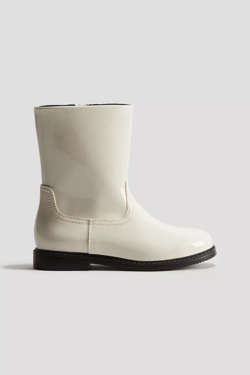 Discount on H&M  shoes - SKU: Patent boots