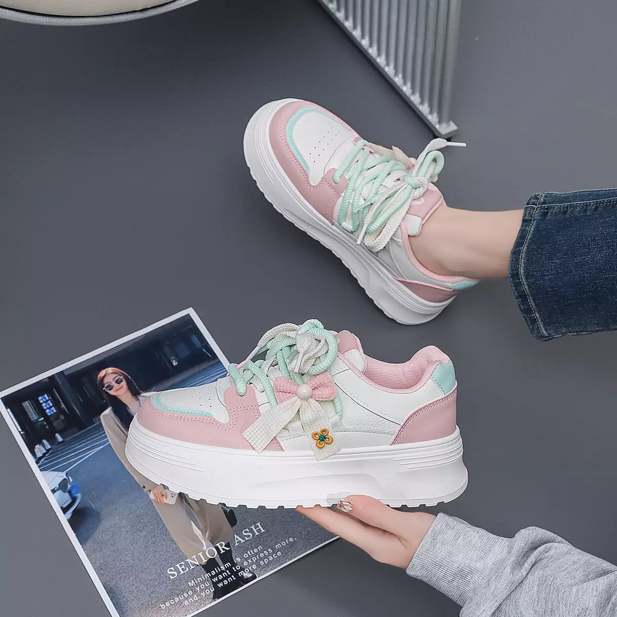 Sepatu Wanita Unik Sneakers Cewek Girly Fashionable Q551