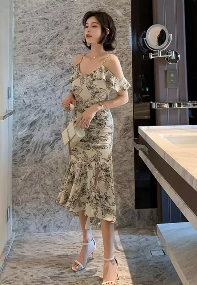 性感荷葉邊露肩低胸吊帶碎花連身裙 A21022255