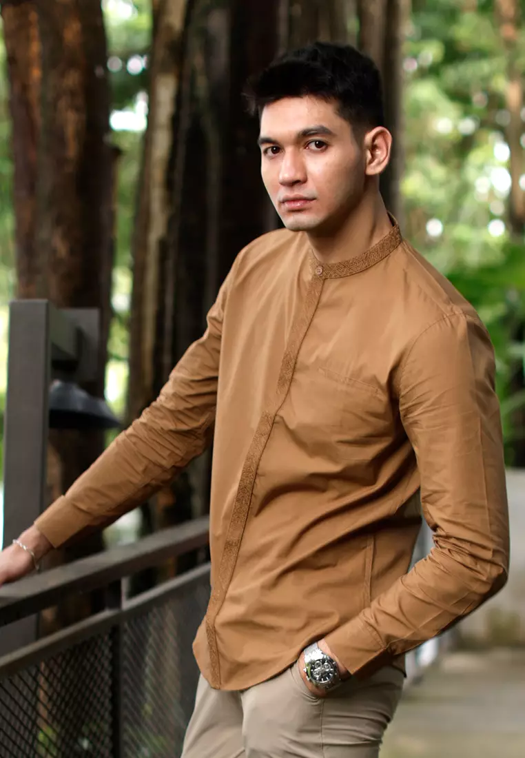 OXCON Kemeja Tangan Panjang koko bordir embrodiery collarless shirt Caramel