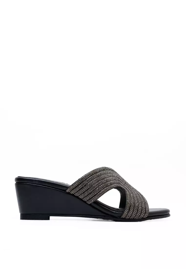 Discount on Zanea Shoes  shoes - SKU: Vivienne Wedge