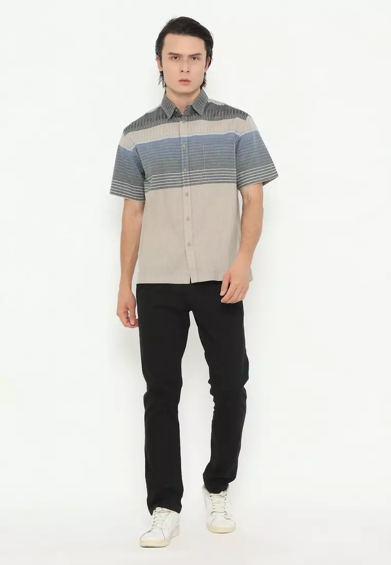 POLICE Kemeja Border Printing Regular Fit Pria