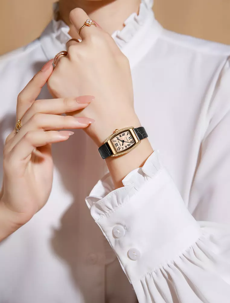 Jam Tangan Wanita Tonneau-shaped Diamond Dial Tali Kulit Mode Jam Tangan Cewek black white
