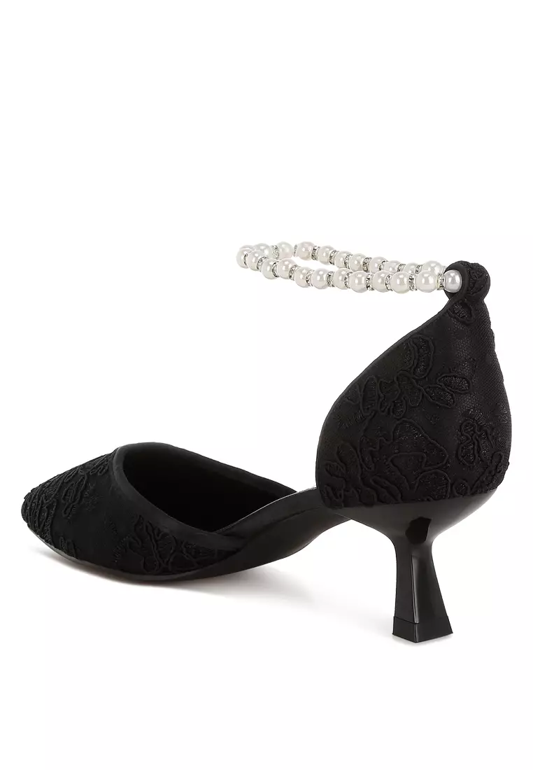 Lace Kitten Heel Sandals in Black