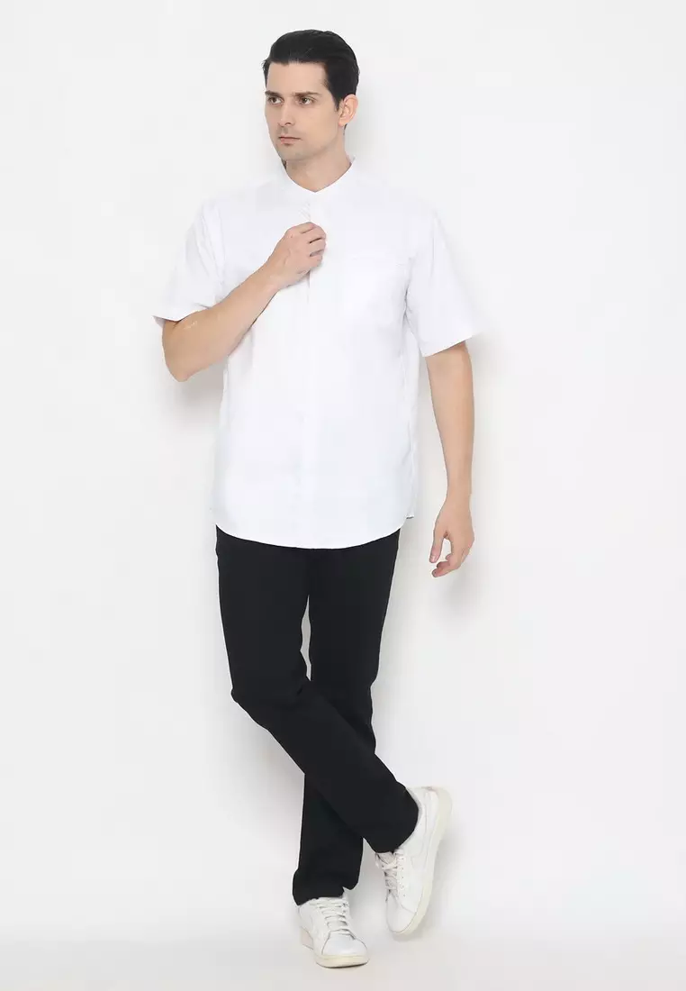 POLICE Kemeja Koko Border Printing Putih Regular Fit Pria