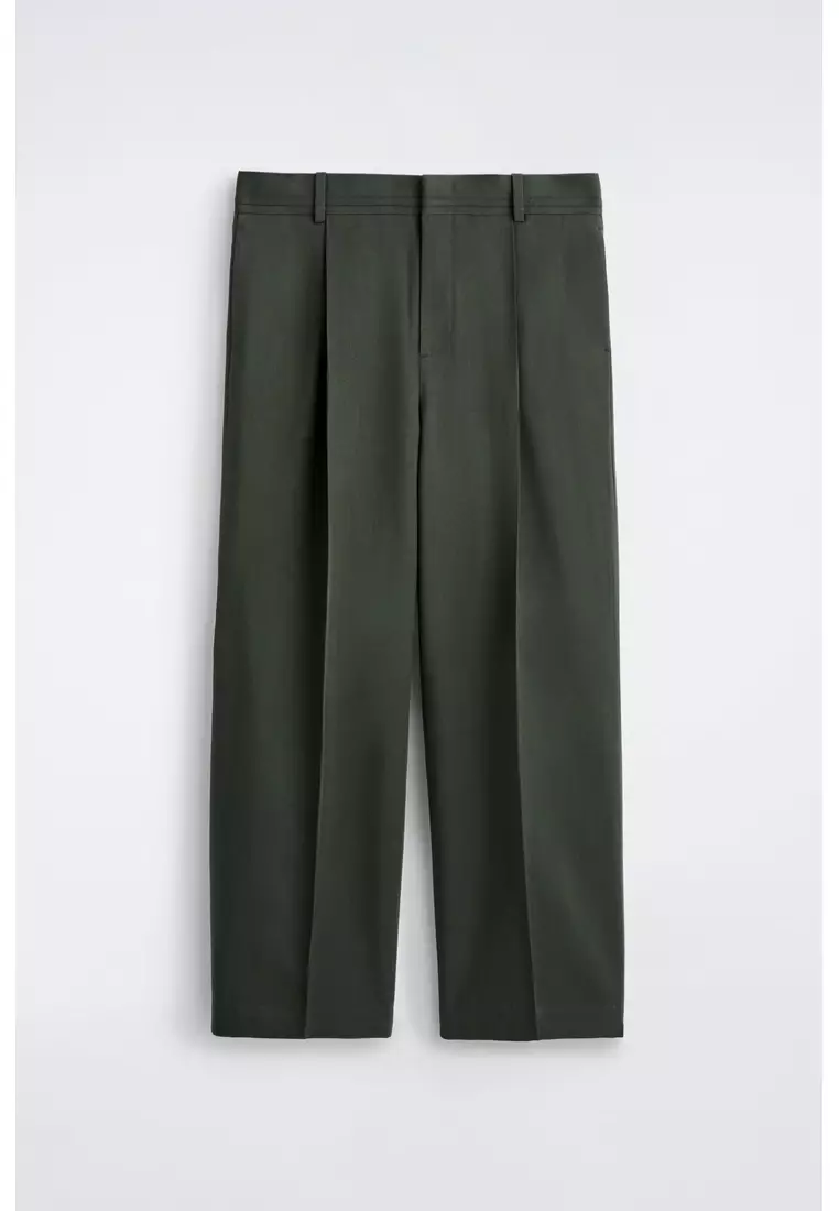 PLEATED WIDE-LEG TROUSERS