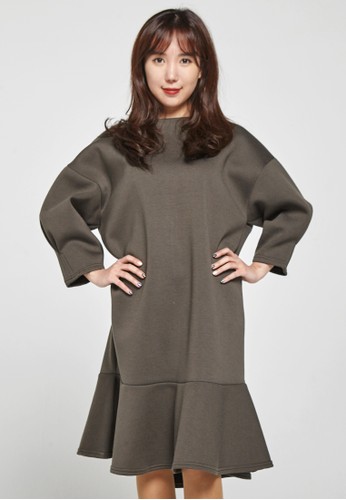 韓流時尚 不平衡喇叭筒氯丁橡膠連衣裙 Fesprit home 台灣4056, 服飾, 洋裝