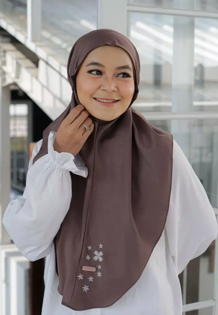 Bergo Azzura Embroidery Rosewood