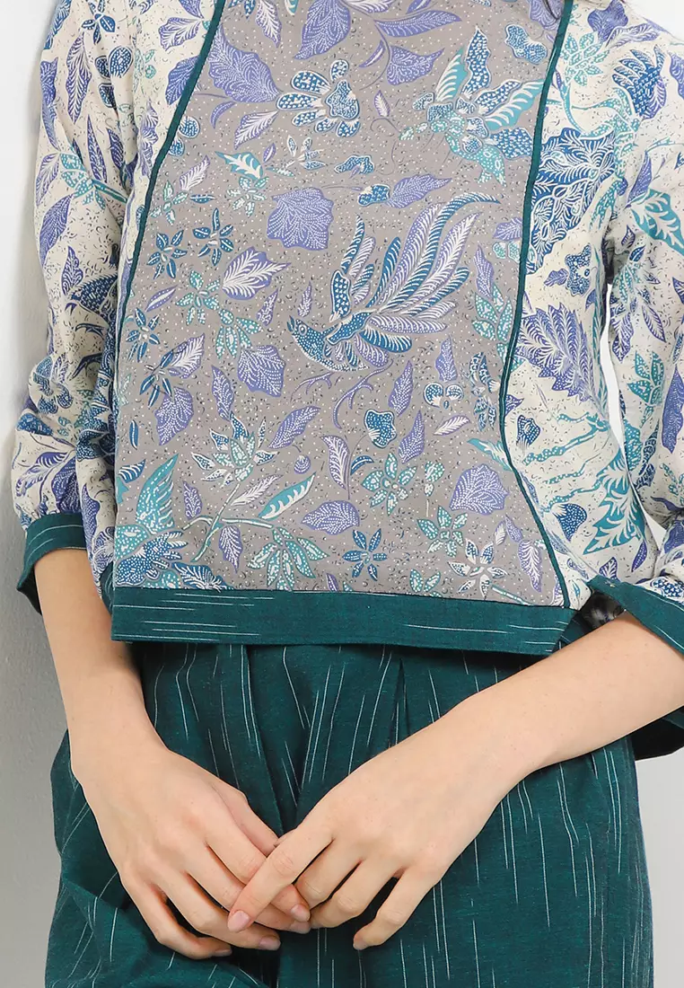 Setelan Noelita White