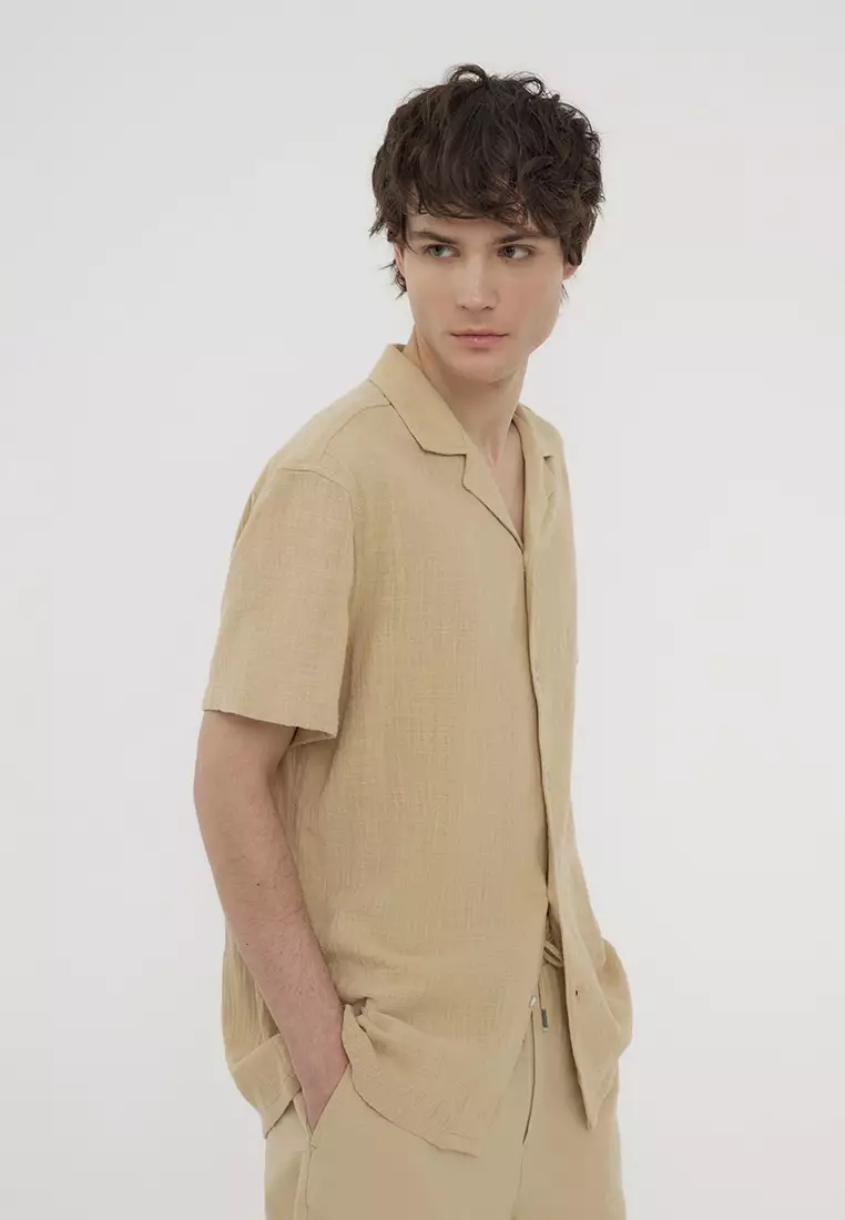 Man Short-Sleeved Shirt