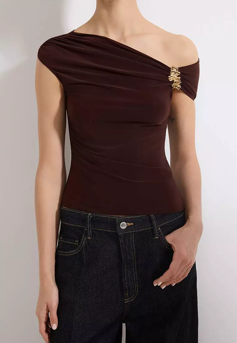 Buy Trendyol Asymmetric Neckline Accessory Blouse 2026 Online | ZALORA ...