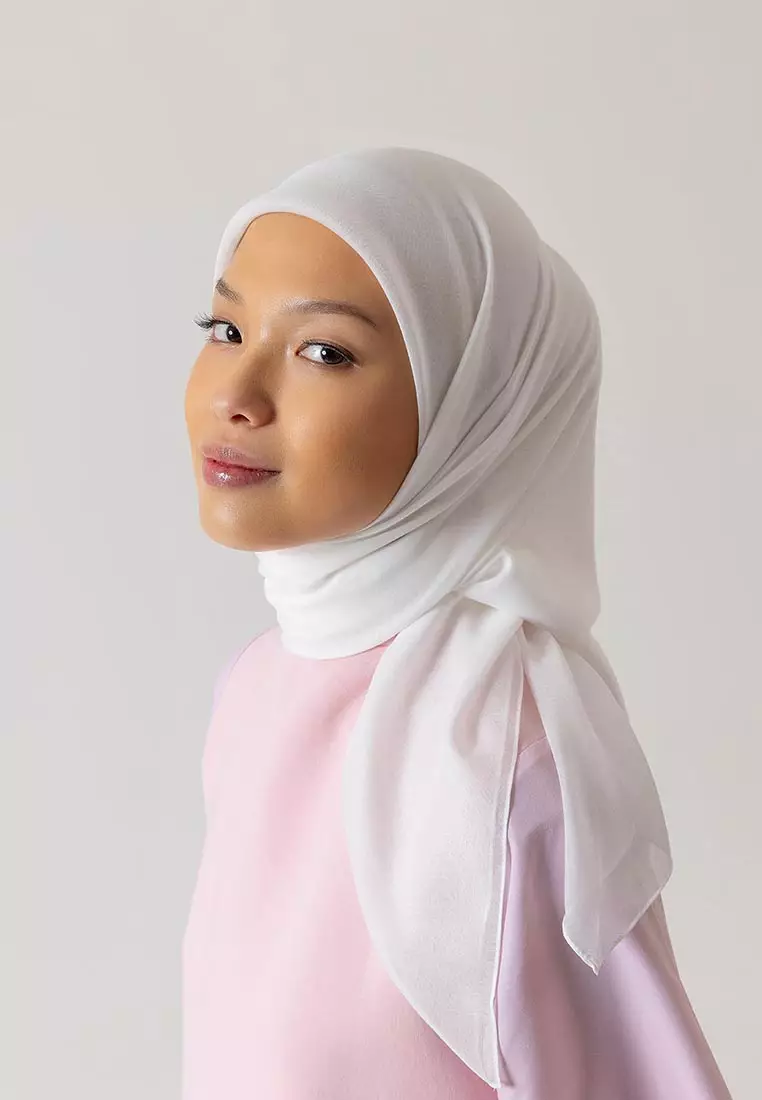 Ria Miranda Off White Rarina Scarf