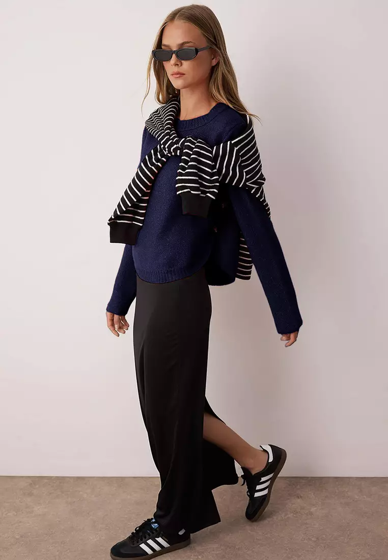 Navy Blue Wide-Cut Soft Textured Button Detailed Knitwear Sweater