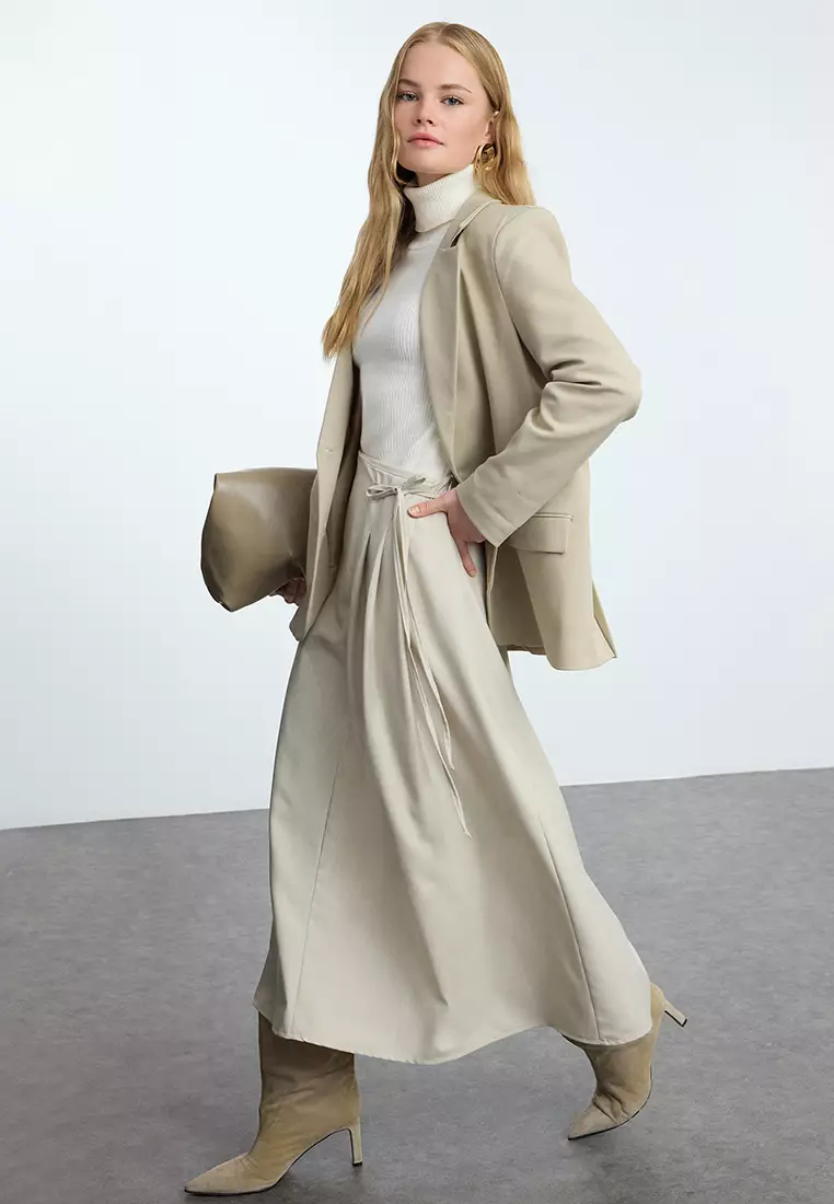 MODEST Pleat Detailed Skirt