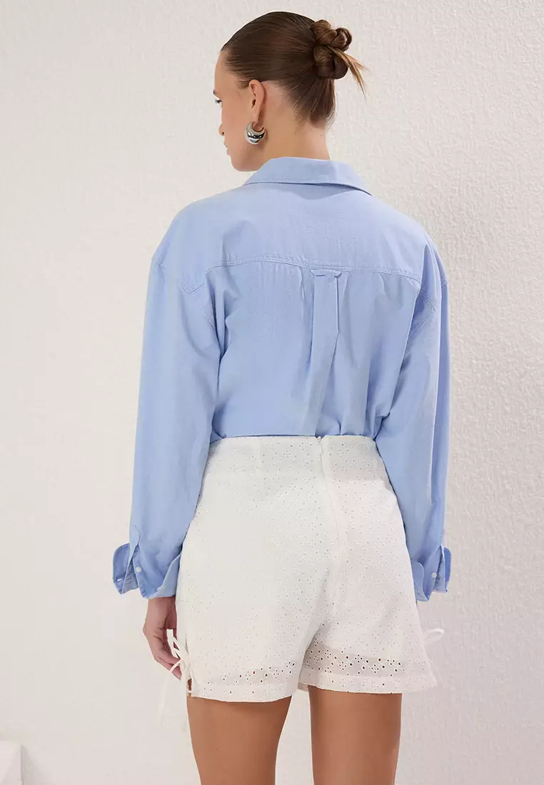 White Short Embroidered Shorts & Bermuda TWOSS25SR00070