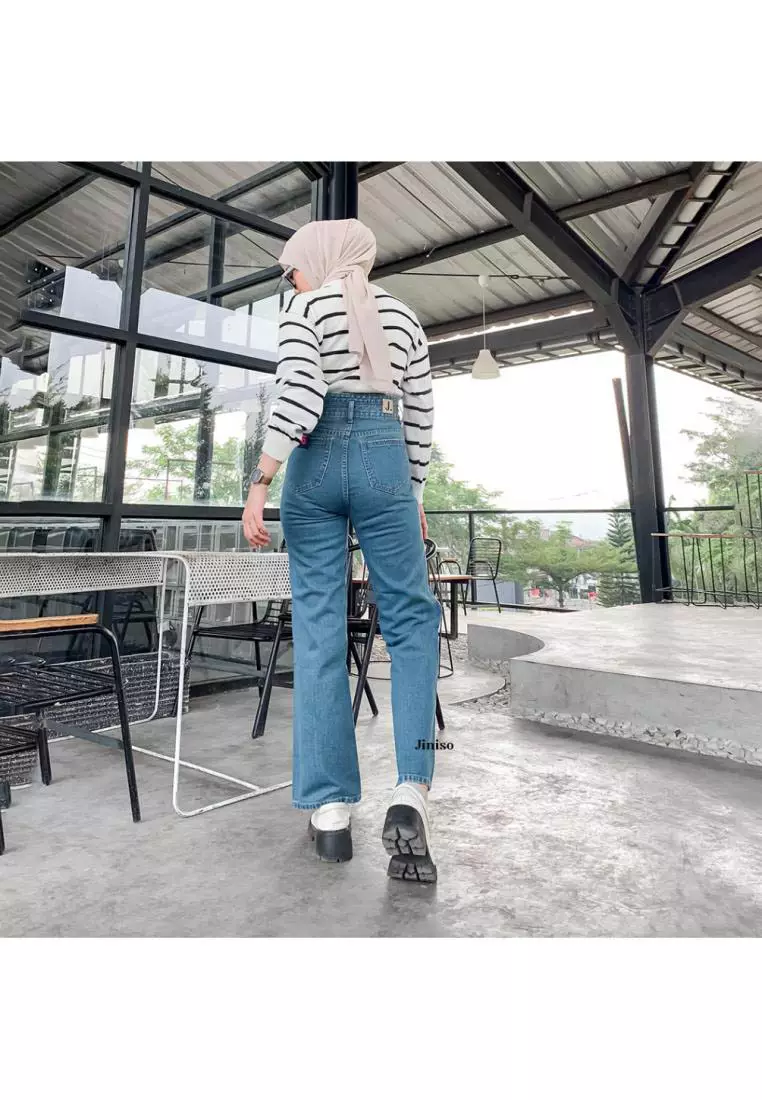 Ultra Highwaist Loose Jeans 228 LEVEL UP