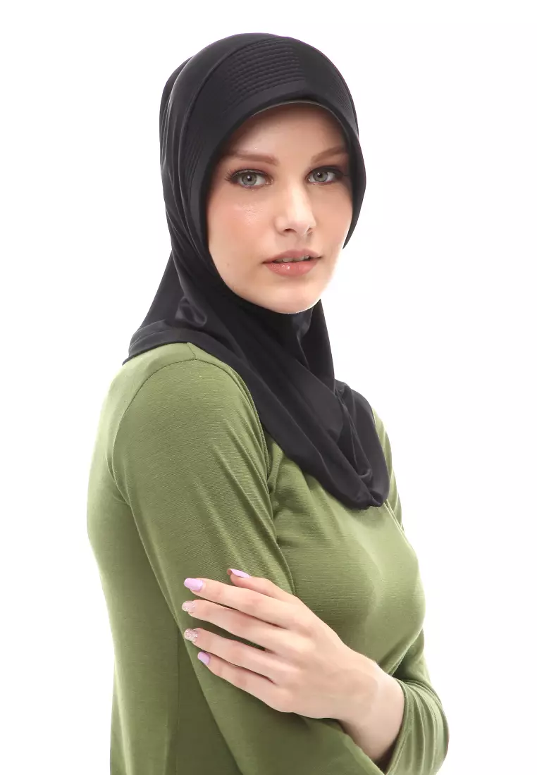 Layla Hijab Sport Instan Wanita Muslimah Relaxed Fit - Black