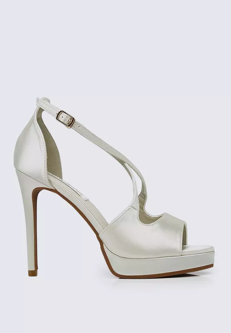 Comfy white top heels