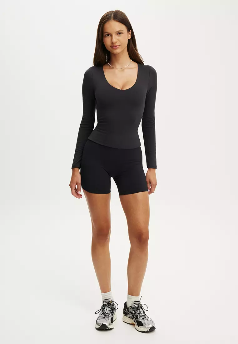 Ultra Soft Scoop Neck Long Sleeves Top