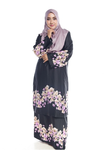 Nayli Plus Size Kurung Pesak Buluh from Nayli in black and pink and Multi