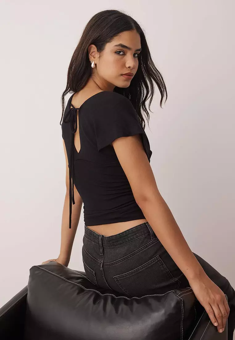Black Fitted/Body-Smoothing/Drape Detailed Knitted Blouse