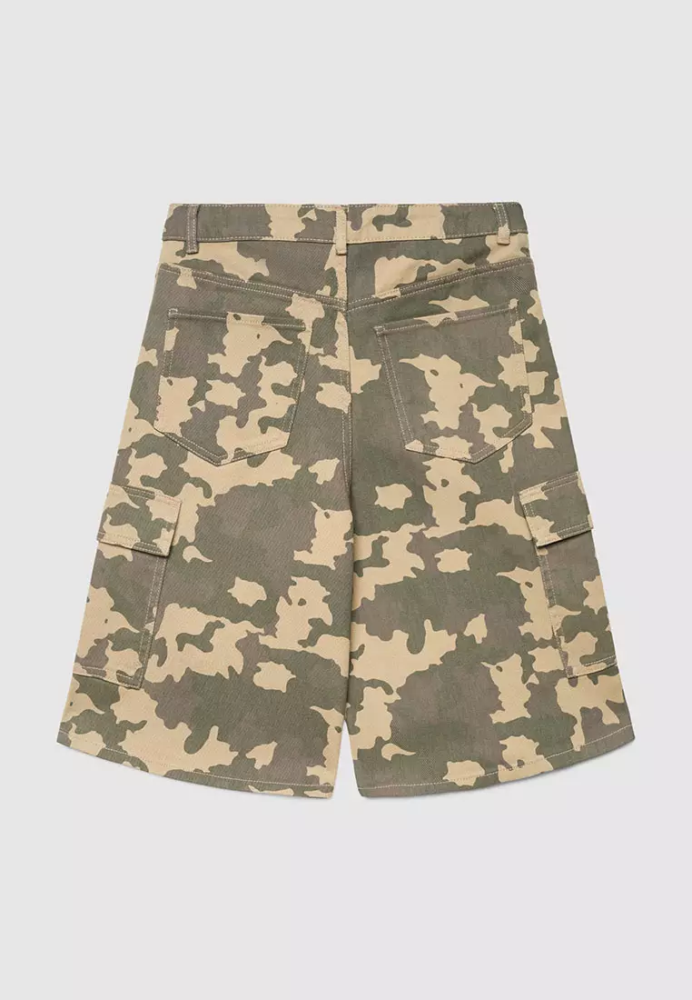 Women's Camouflage Print Cargo Shorts