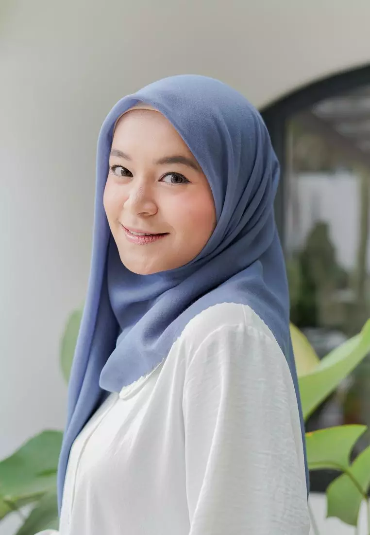 Hijab Segi Empat Voal Gucci Lasercut Denim