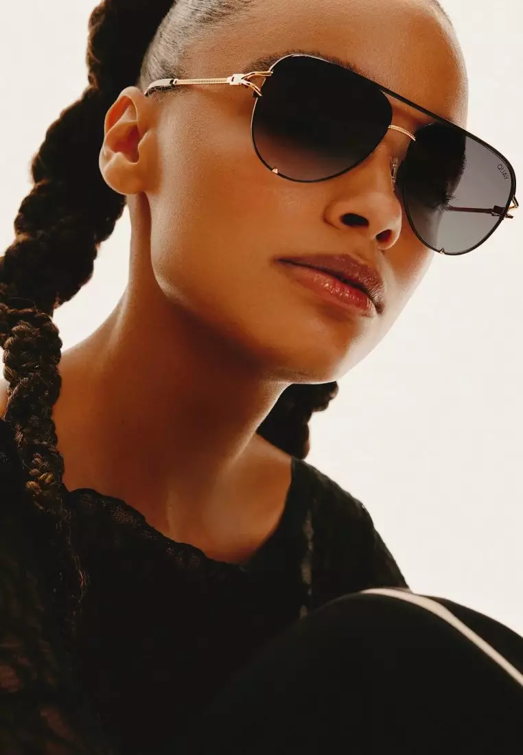 High Key Twist Sunglasses - Black/Smoke