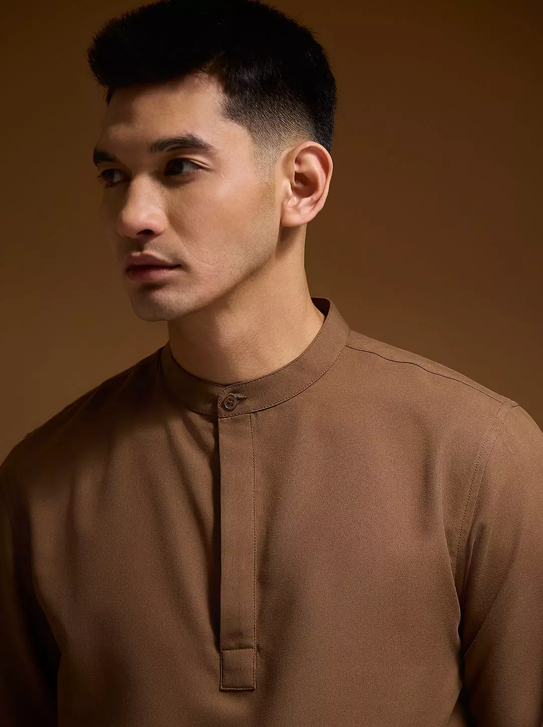 OXCON Kemeja koko Tangan Panjang Collarless Azfar Brown