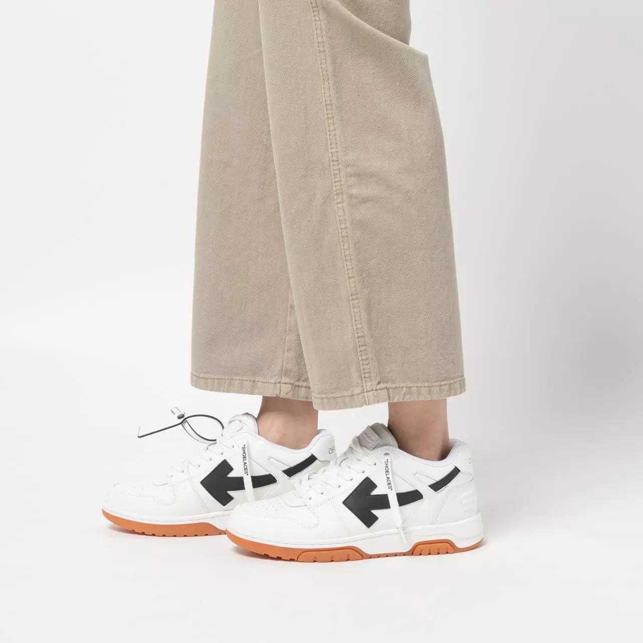 [12.12 Dealcember] Out Of Office Sneakers White Black with Black Outlined Tag