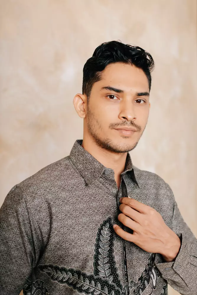 Sasmaya Grey Kemeja Batik Pria Slim Fit Katun