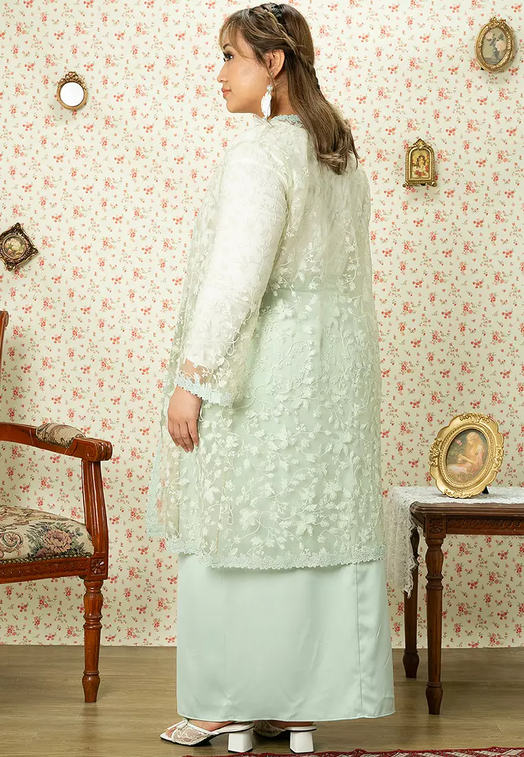 ENDAH PLUS SIZE LONG LACE KEBAYA SET