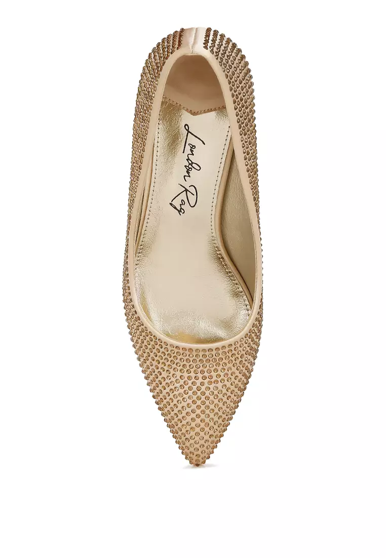 Sepatu hak anak kucing berhiaskan berlian imitasi berwarna emas