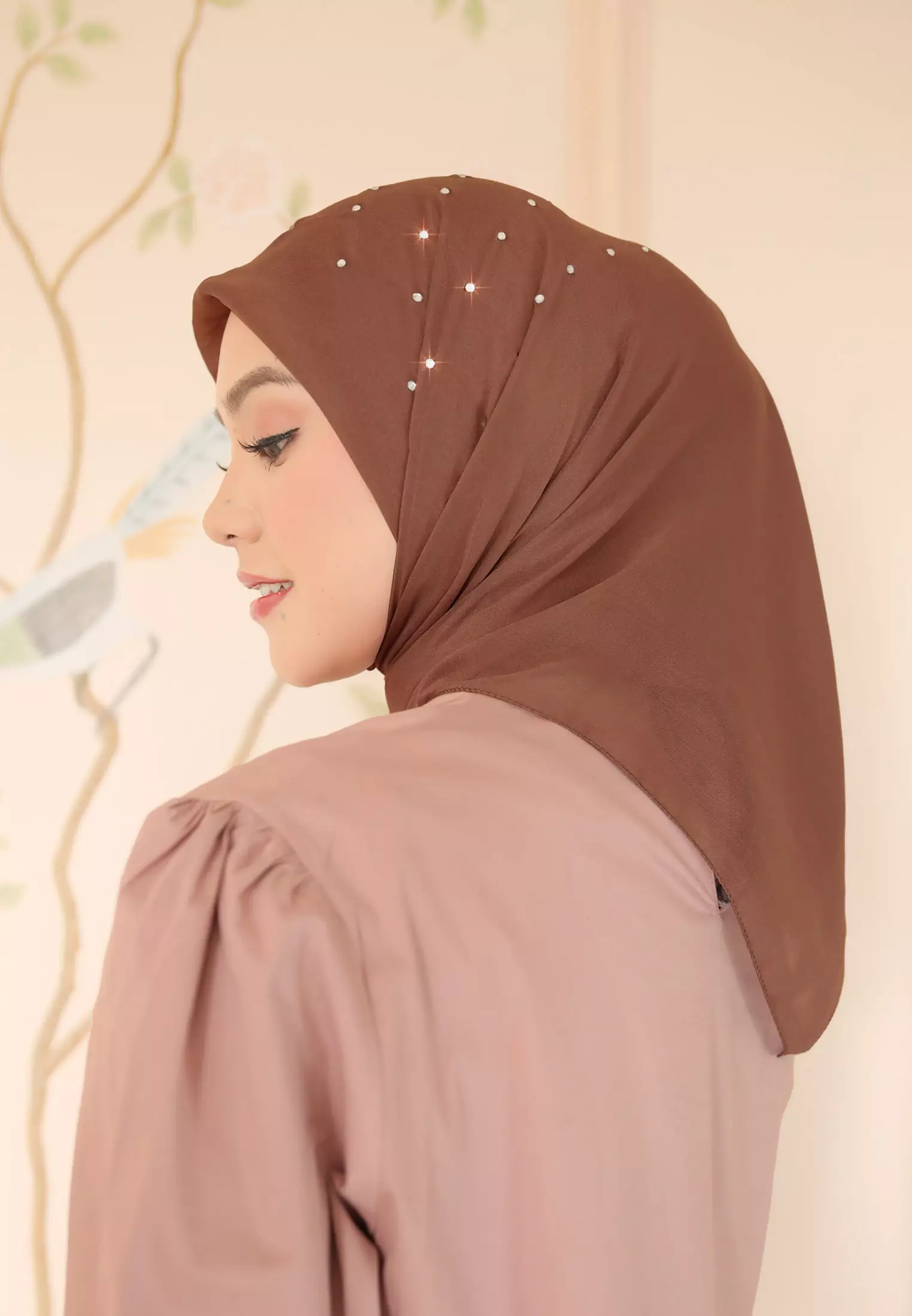 Noura Hijab Segiempat Payet Crystal | Kerudung Wanita Premium
