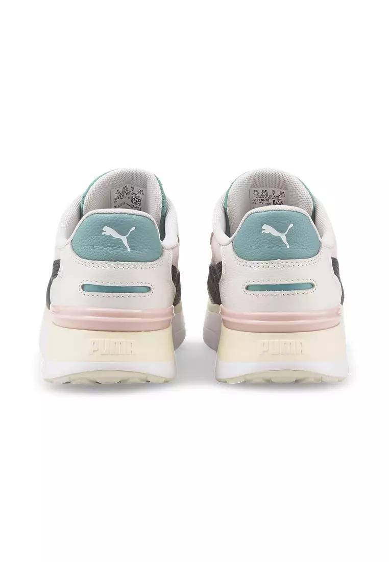 R78 Voyage Premium Women's Sneakers
