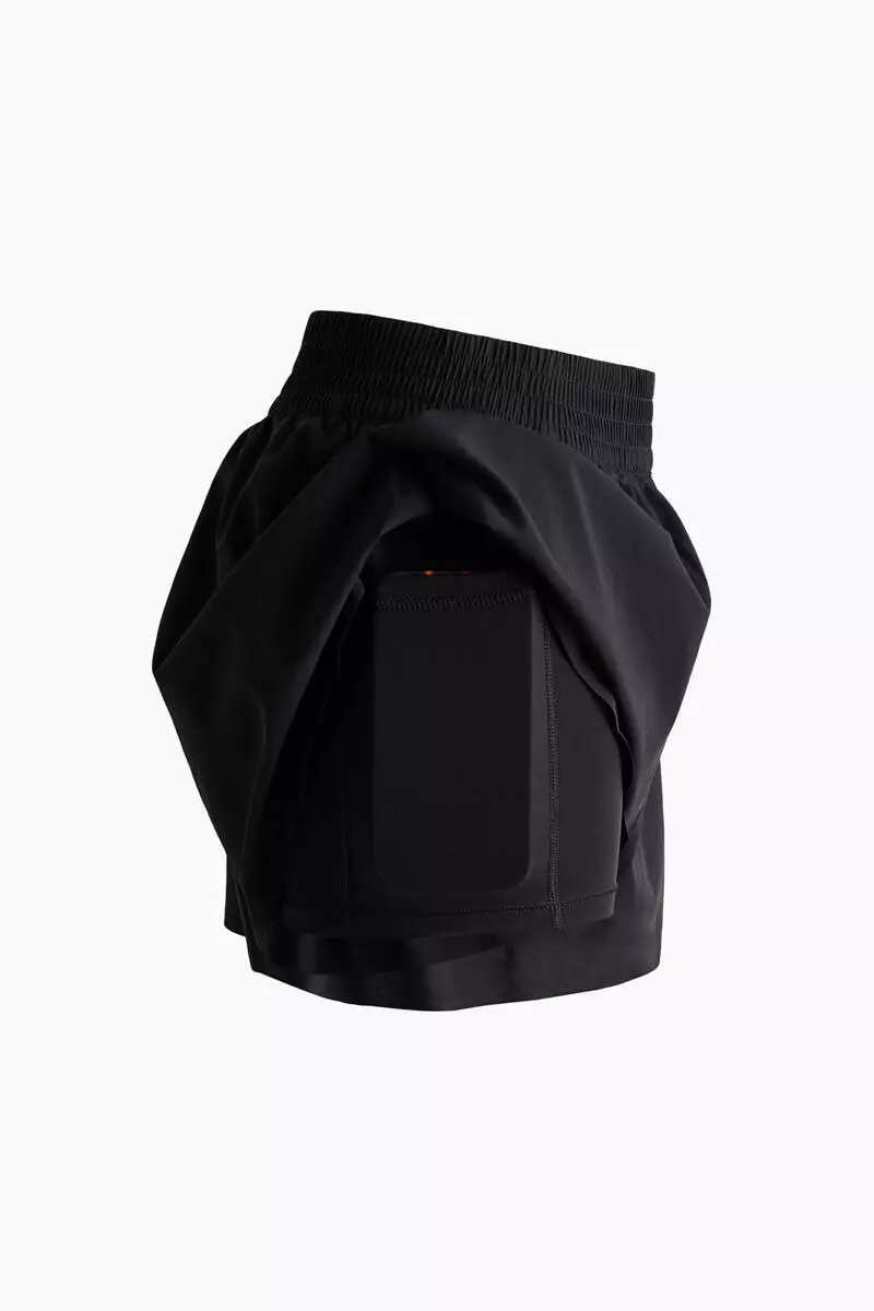 Double-layered sports shorts