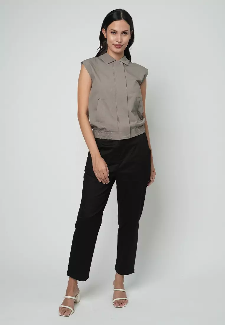 Leila Sleeveless Collared Top