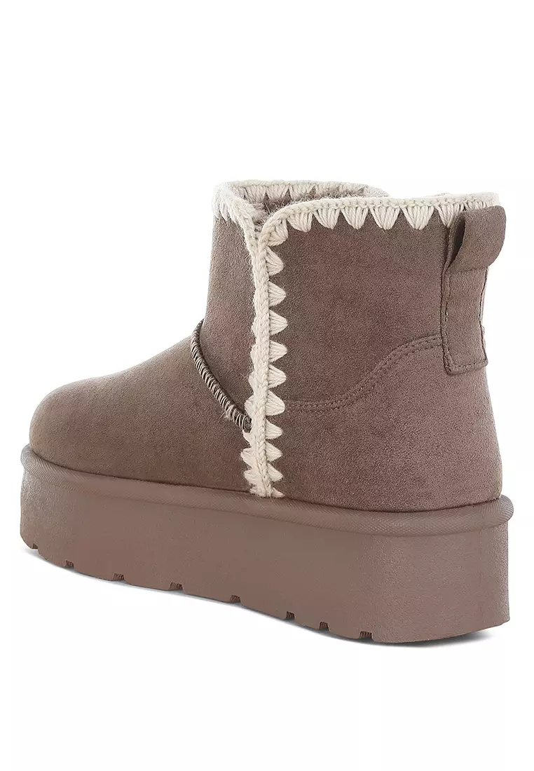 Scalloped Detail Snow Boots In Taupe