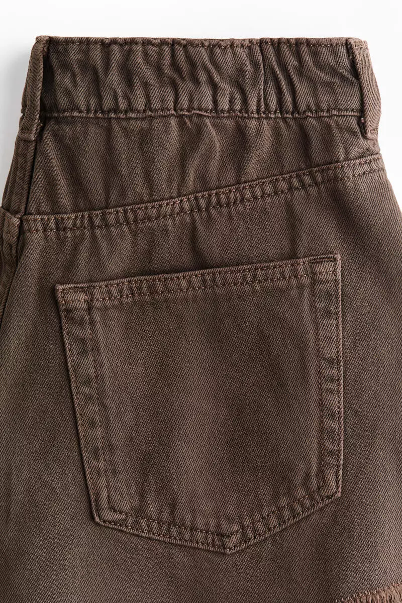 Frayed denim shorts