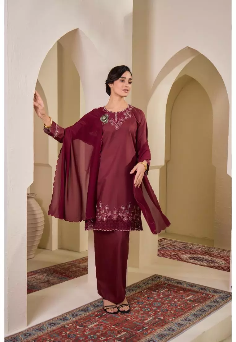 Kurung Moden Sulam Maleeka