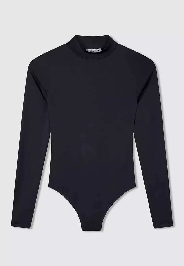 Woman Long-Sleeved T-Shirt