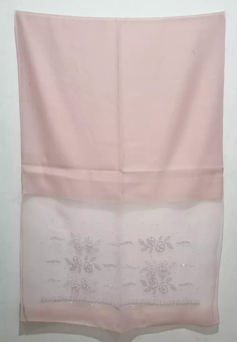 Aksesoris Syal Pesta Wanita Pearly Studs Embellish Floral Silk Shawl Syal Sutra Wanita Evening Shawl Blush Pink