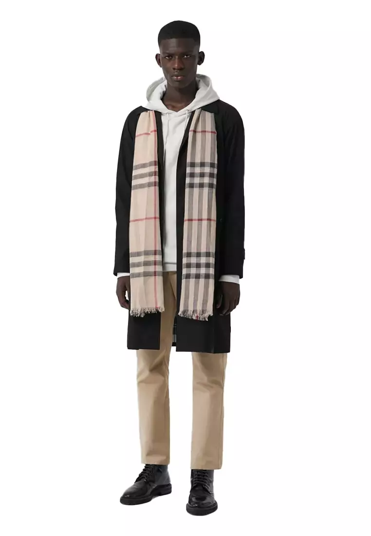 Burberry cashmere hot sale scarf men