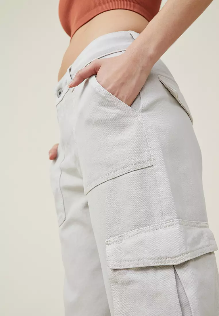 Jual Cotton On Low Rise Cargo Denim Jeans Original 2023 ZALORA