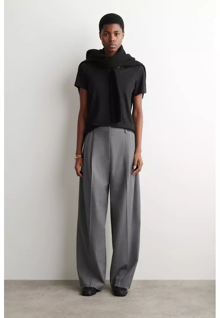 Buy Cos V-NECK LINEN T-SHIRT 2026 Online | ZALORA