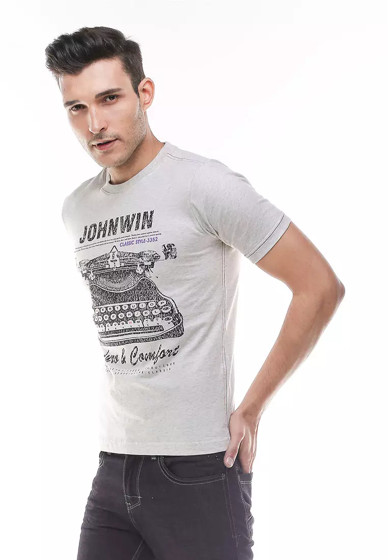 Johnwin - Kaos Casual - Kaos Pria - T Shirt - Classic - Abu - Slim Fit - ATS.622.M094.01.C