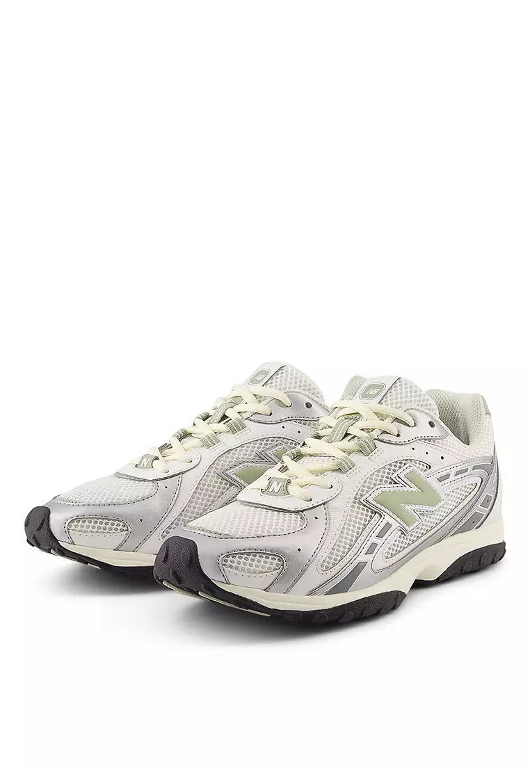 204L Classic Lifestyle Shoes