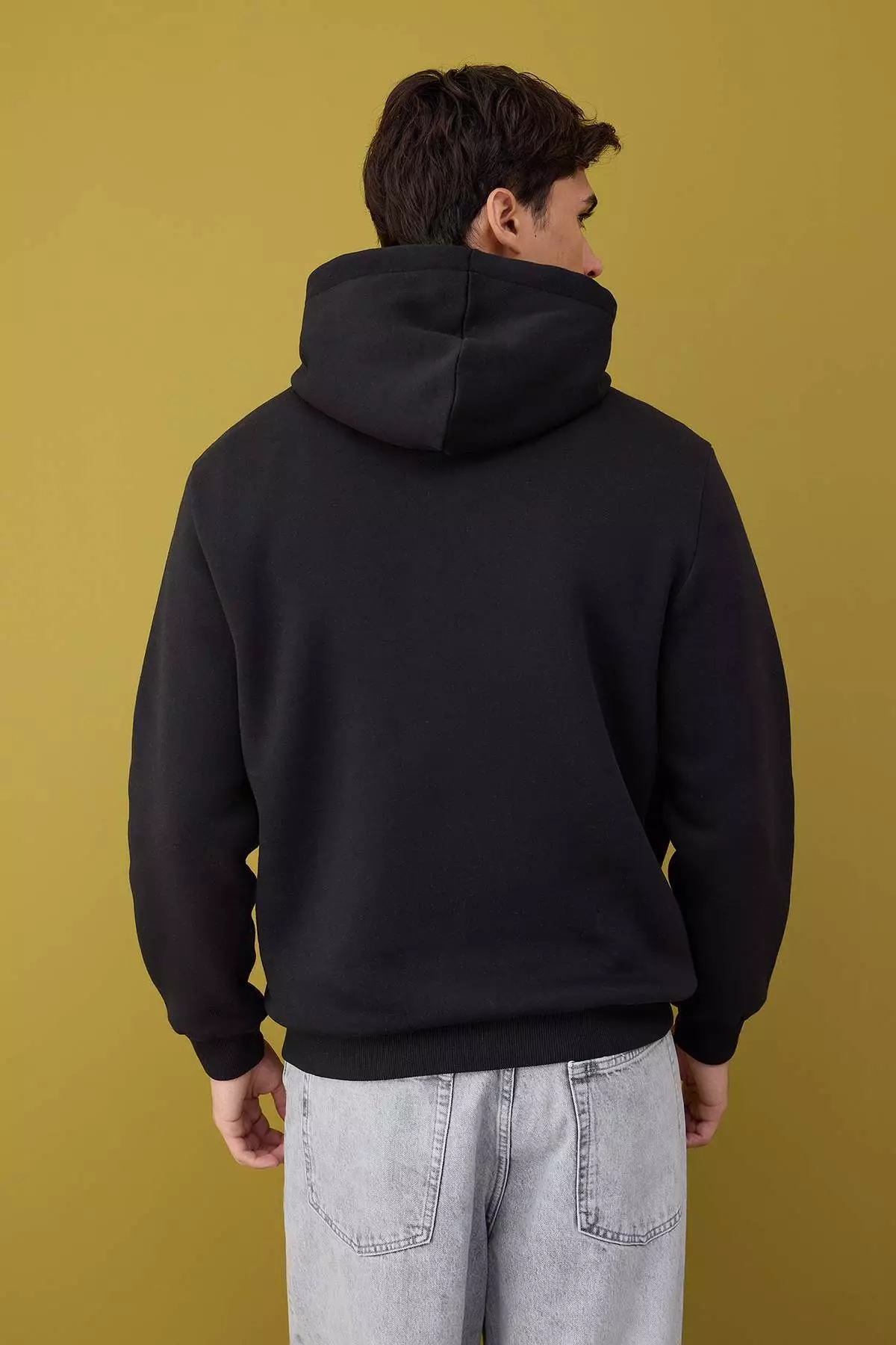Black Regular Cut Hooded Thick Sweatshirt With Polar Fleece Inside